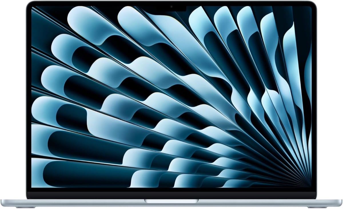 屏幕上带有鲜艳蓝色图案的 Macbook Air M4 照片