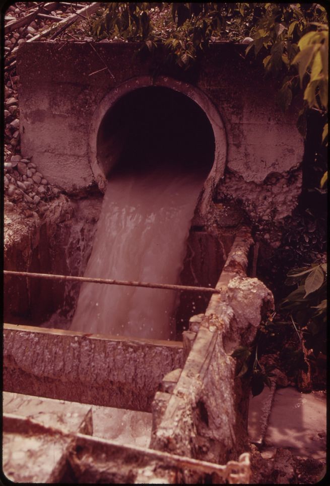 charles_steinhacker_-_outflow_pipe_6_of_the_oxford_paper_company_will_at_rumford_._061973.jpg